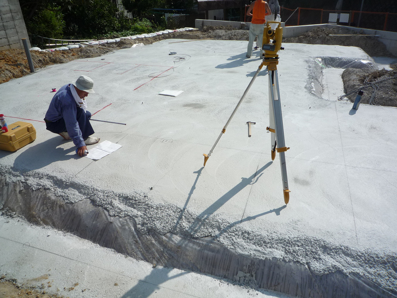 C様邸 基礎工事 捨てコン・墨出し : 藤野工務店 現場実況中継