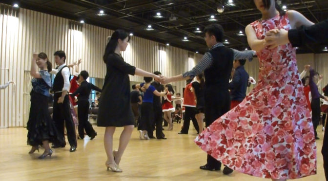 中世 貴婦人ドレス ステージ 衣装 中世ドレス ヨーロッパ 貴族 王族服 ジュリエット カラードレス 演出 現代