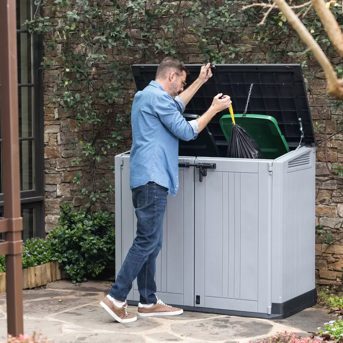 LIFETIME バーティカル屋外物置Costco Japan