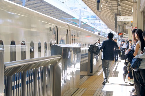 都会の電車社会を乗りこなす - 愛がたどりつく場所