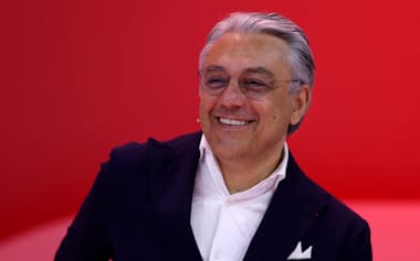 デメオ氏、ルノーCEO退任とケリング経営最高責任者就任 - Shiga Sports