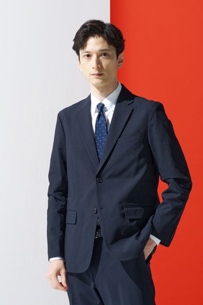 いまどきの「ハタラク普段着」みんなは今、どんな服を着てる？ ビジネスパーソンに聞く コロナ後の仕事服選び日本経済新聞 電子版特集