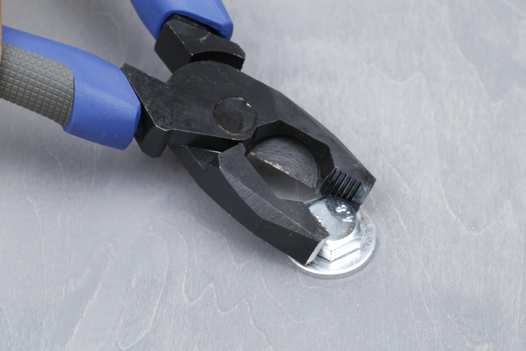 授業で役立つペンチの使い方～針金工作～お役立ちコラム図工・美術教材のクラフテリオ