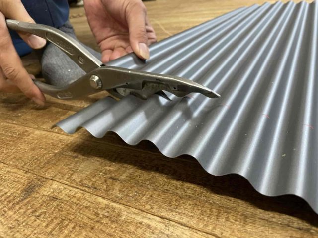 波板の切り方とは？切断方法や切る際の注意点を解説！波板プロ