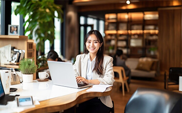 2024年版 しっかり覚えよう！ 社内報用集合写真撮影、9つのポイント社内報づくりに悩んだら「社内報ナビ」 % %