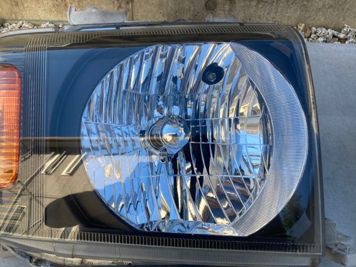 ベストカー独占 ランクル70の丸目を掴んだ!! 初代オマージュで人気沸騰間違いなし待望のナナマルが今年くるっ!!! - 自動車情報誌「ベストカー」