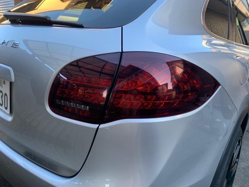 カイエンのナルドグレー・カイエン・過去愛車・テールランプ塗装に関するカスタム事例車のカスタム情報はCARTUNE