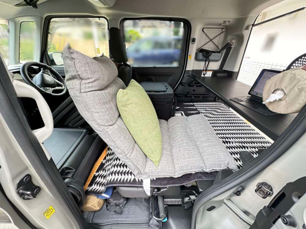 車内テーブル自作折りたたみ式テーブルでマイカーをカフェにやっこラボ