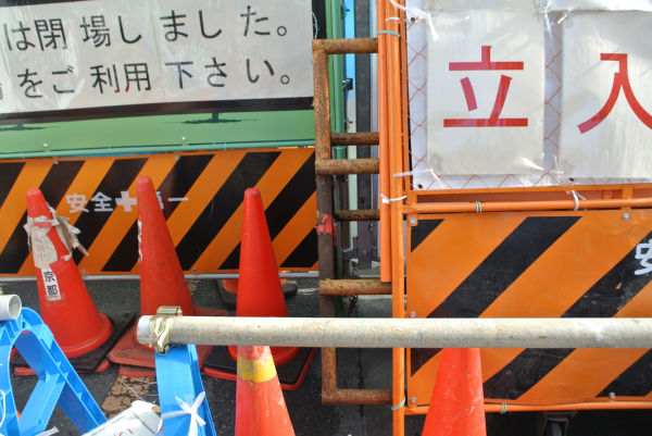 フリー素材化待ったナシ」築地市場について質問されたオジサン二人がコントかと思うくらいに素晴らしい画像だった - Togetter