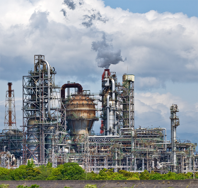 化学工場のパイプライン - 商用利用可能な写真素材・イラスト素材ならストックフォトの定額制ペイレスイメージズ