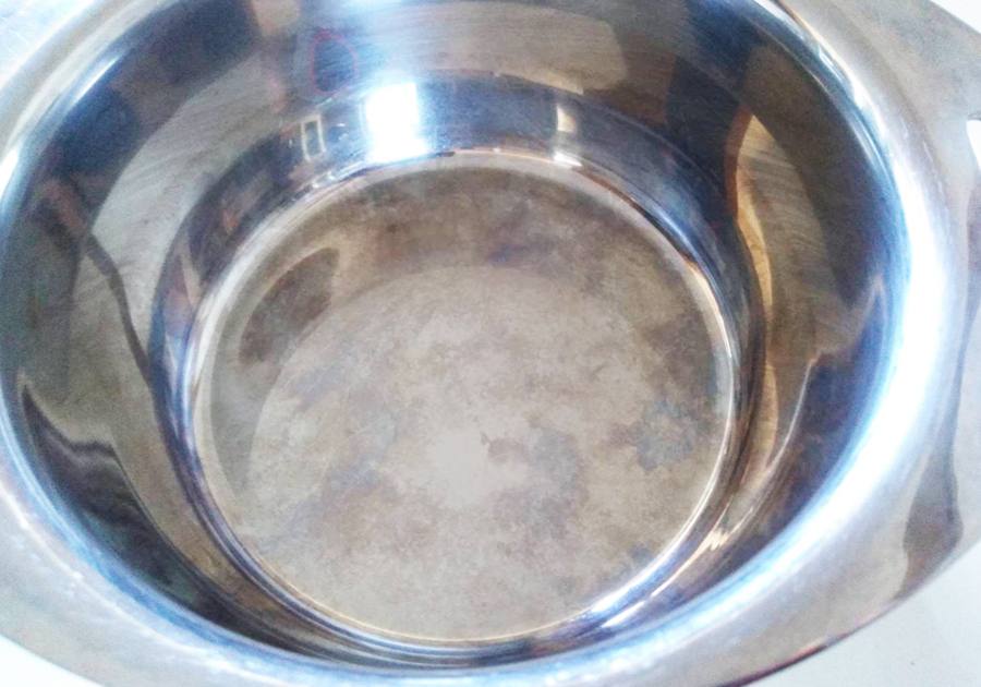 ただのアルミ鍋みがき数分でピカピカ
