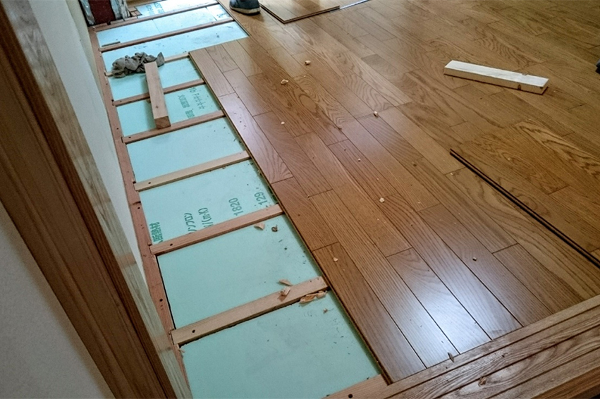 坪単価公開 フローリングリフォームの費用を抑える！張替えvs上張り徹底比較について解説します！ - リクテカのフローリングリフォーム