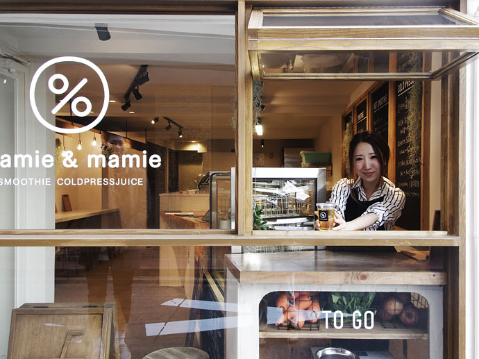 テイクアウト 路面店」イメージのデザイン事例 店舗デザイン.COM