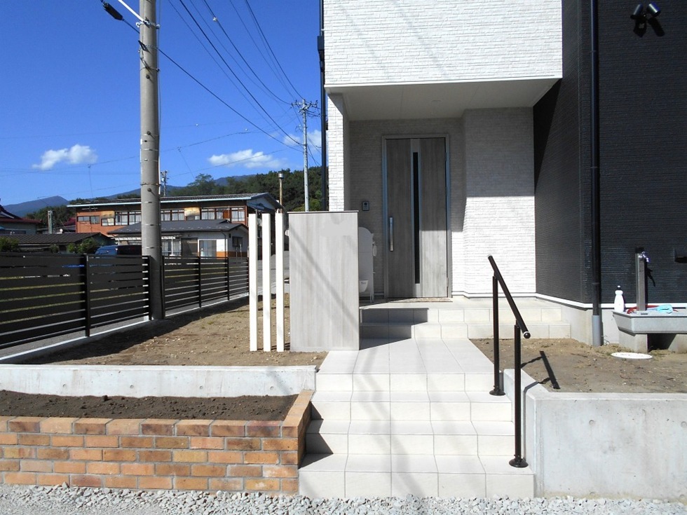 佐久市で新築外構・庭工事を検討中の方へ見積比較はエクステリアコネクト