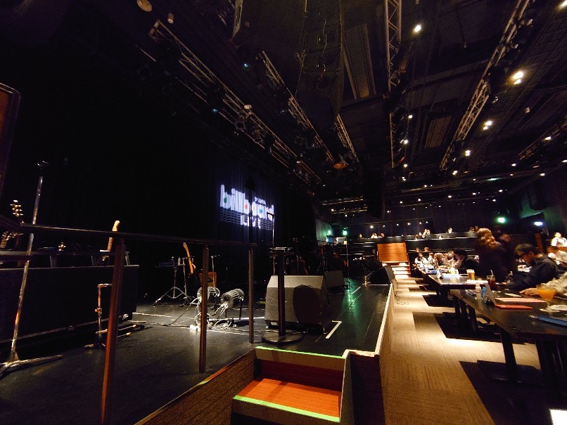 ビルボードライブ大阪 ホールの座席表320席