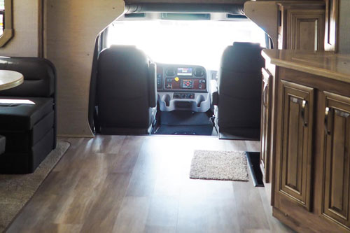 車検を機に室内の大改装を決意。～床板を張る。～DRIMOキャンピングカ