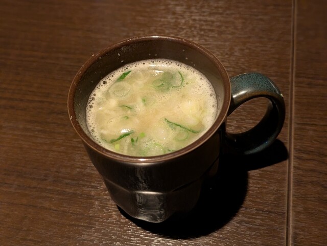 自分で取ってタレをつけて食べるスタイルの焼き鳥戸越銀座グルメ鳥勇武蔵小山グルメTikTok