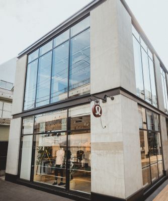 ルルレモン 六本木ヒルズ ❬ 港区六本木6-2-31 ノースタワー 1階❭「ファッション店」カテゴリー六本木スタイル