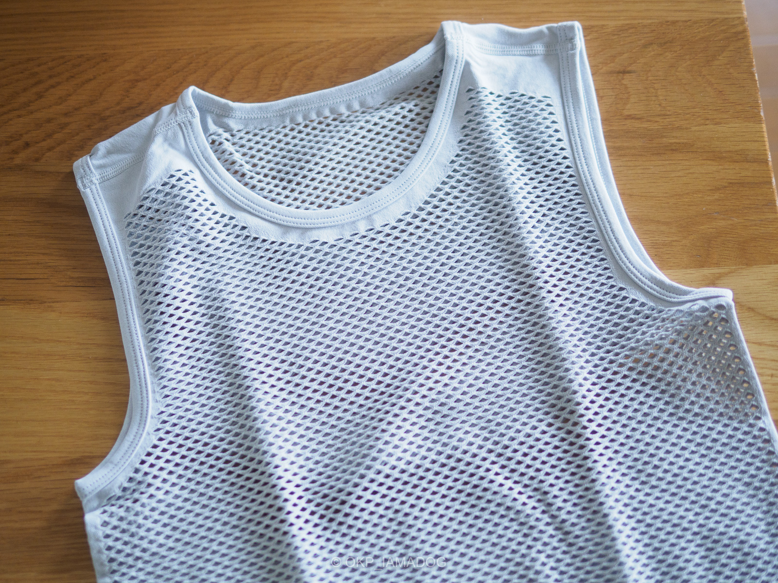 激似 イオンに「エアリズム」そっくりなシャツが売ってた → 何がどう違うのか着比べてみたロケットニュース24