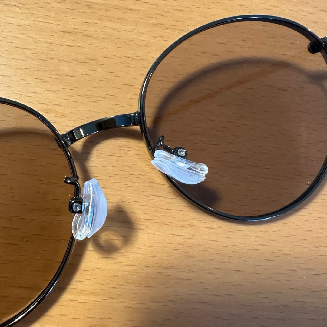 ダイソーのメガネズレ防止鼻パッド！まつ毛ももうレンズに付かないよ♪Dinks Life 夫婦二人生活の記録