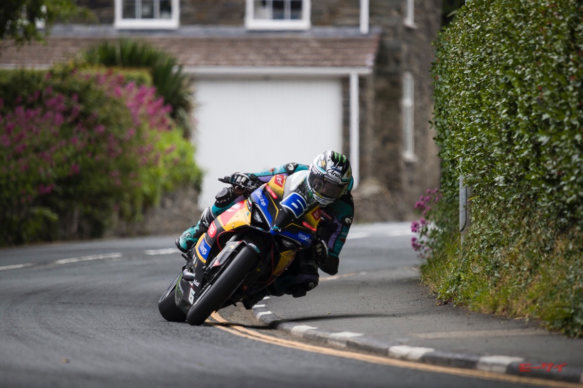 ツーリスト・トロフィーの神話: マイケル・ダンロップ - パドック GP