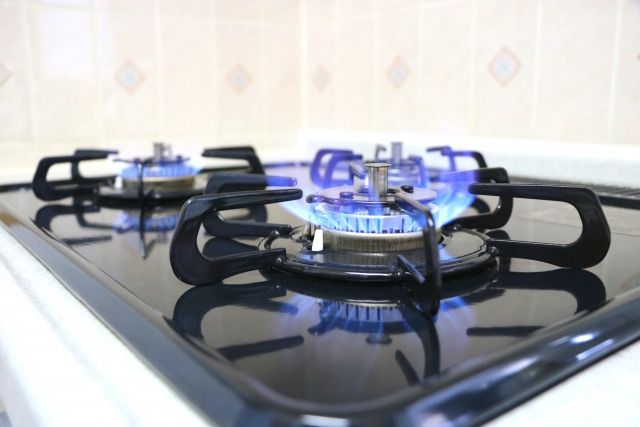 長年放置したガスコンロの焦げとサヨナラ！部位別の掃除方法リノベーション情報サイト