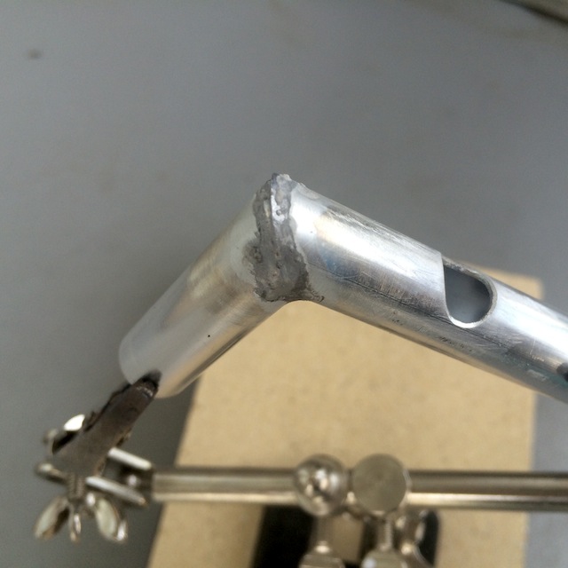 究極?のアルミロウ付けの棒。これさえあれば、簡単じゃ