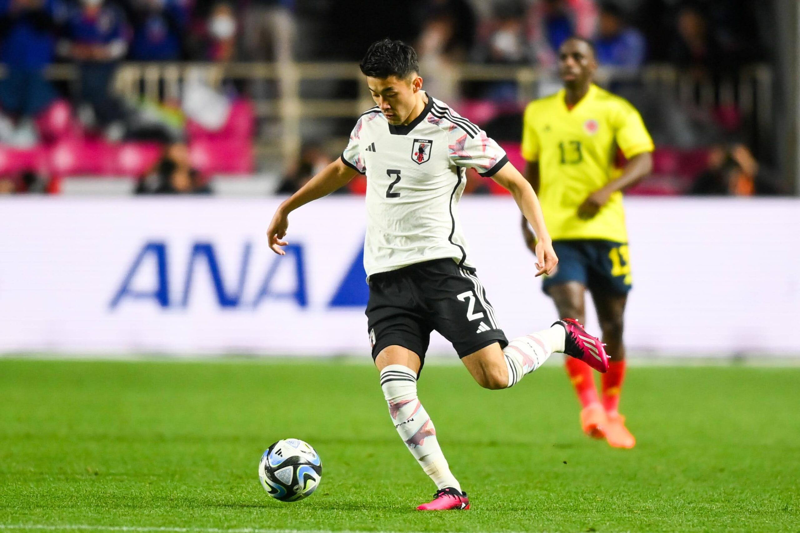 日本代表 菅原由勢が初先発で手にした新スタイルの課題。「完璧を追求していきたい」 - サッカーマガジンWEB