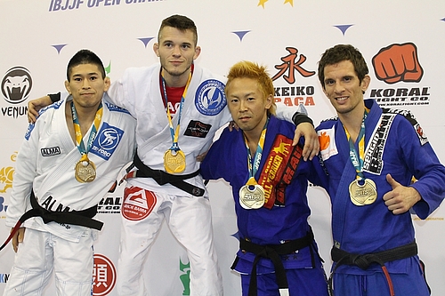 ドウグラス・コスタがまた筋肉損傷 負傷による離脱日数は合計で1年近くに及ぶ悩ましき負傷癖 ブラジル代表FWドウグラス・コスタが母国ブラジルでの試合中に左のハムストリングスを負傷して長期離脱へ- Goleador - 中南米サッカーサイト