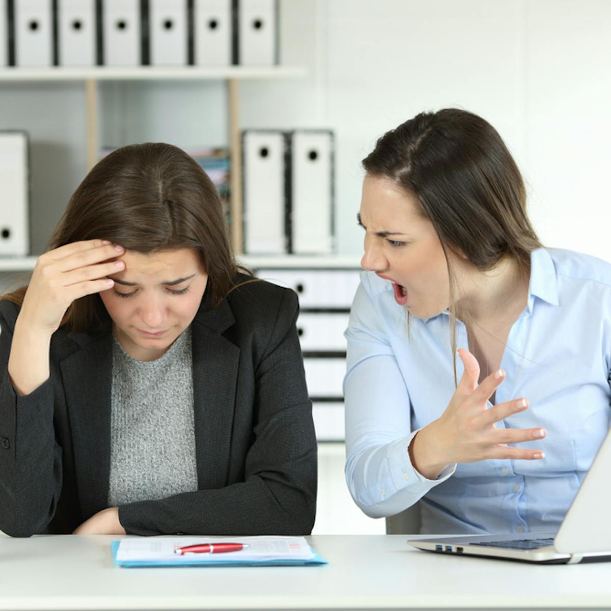 上司にひどいこと・嫌なことを言われたら？あなたの心を守る4つの対処法