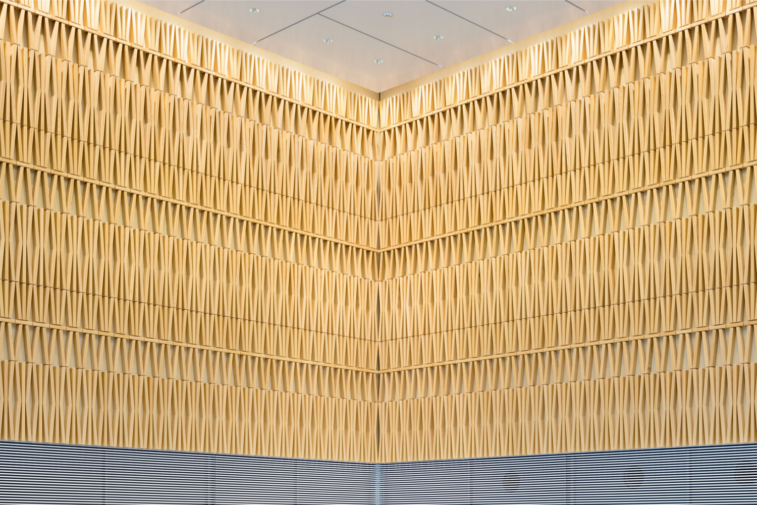 第2回国際発酵・醸造食品産業展にて2023 Miss SAKE 山田琴子が醸造機器・用品について伺いましたMiss SAKE