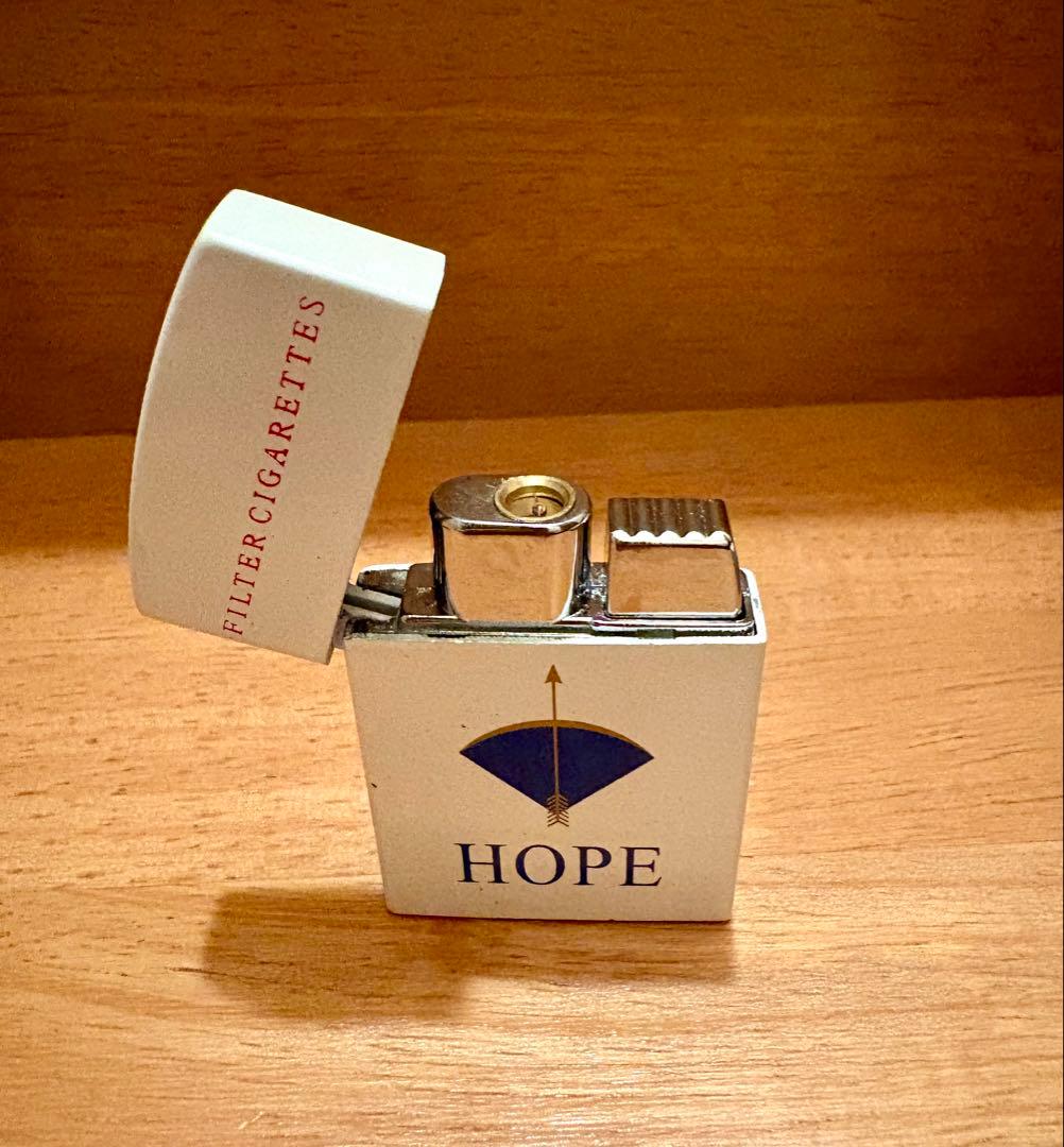 JTから発売、話題のリトルシガー『キャメル・シガー 360円 20本入り 』細くない！短くない！84mmのレギュラーサイズです。・オリジナル・ライト・メンソールの3銘柄、気軽にお試しできる様に店内にサンプル設置してあります、まずは一本喫ってみて下さい。🚬´θ｀ ノ