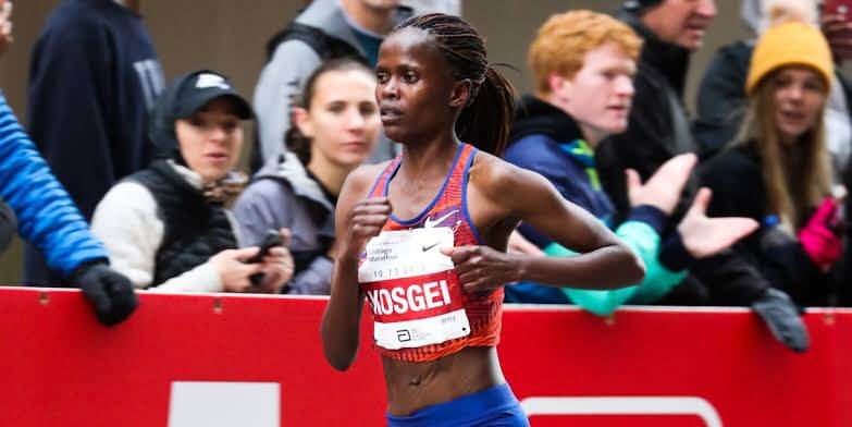 PR 6 24 日 陸上競技場を貸し切って親子でバトンを繋いで世界記録に挑戦！石田靖さんもスペシャルサポーターでやってくる - 枚方つーしん