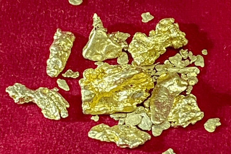 貴金属の見分け方 ②-1 金メッキや金張り製品の刻印虫眼鏡ヒカリのブログ