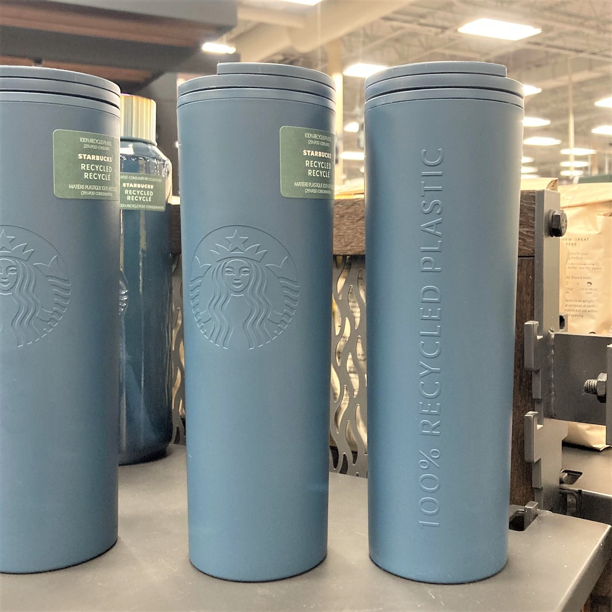 スターバックス カリフォルニアコラボ タンブラー クリスマス限定 新品未使用 ディズニー アメリカ スターバックス タンブラ