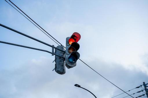 北国に縦型の信号機が多い理由とは？CARPRIME カープライム