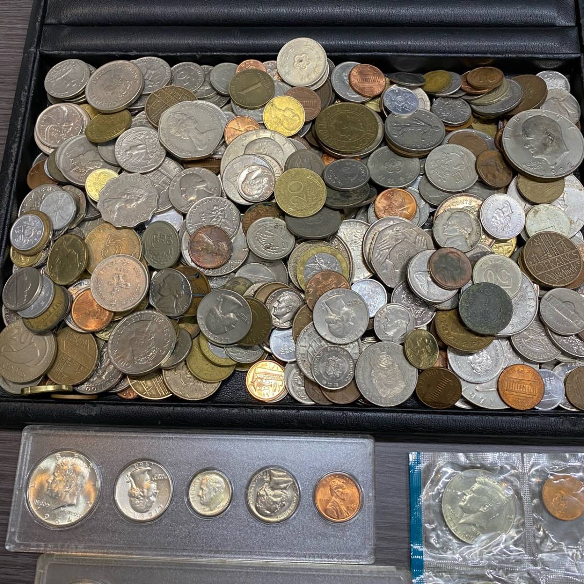 外国貨幣 大量おまとめ アメリカ 中国 香港 オーストラリア etc ドル ユーロ ウォン フラン ドン 他