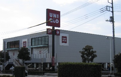 くだもののおがわ屋戸田書店 富士宮店最後の日😭 静岡店が閉店した後に暫くして富士店の閉店。 そして本日ついに富士宮店が閉店してしまいました。一番通った書店でしたので寂しい限りです。 大型書店には、個性的な個人経営の小さな書店とはまた違った良さがあると