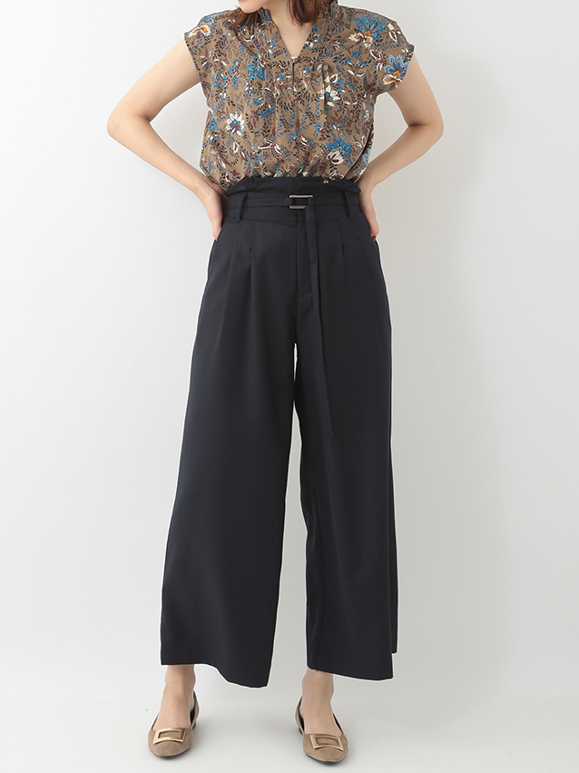 大人女性向け 夏のビジネスカジュアルコーデ特集 快適な機能性アイテムもOggi.jp