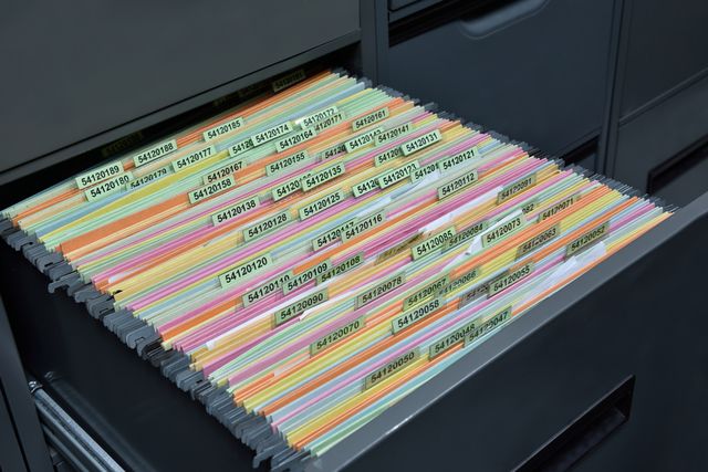 100均グッズでオフィスデスクをキレイに！～仕事効率が上がる整理術～アデコの派遣・紹介予定派遣