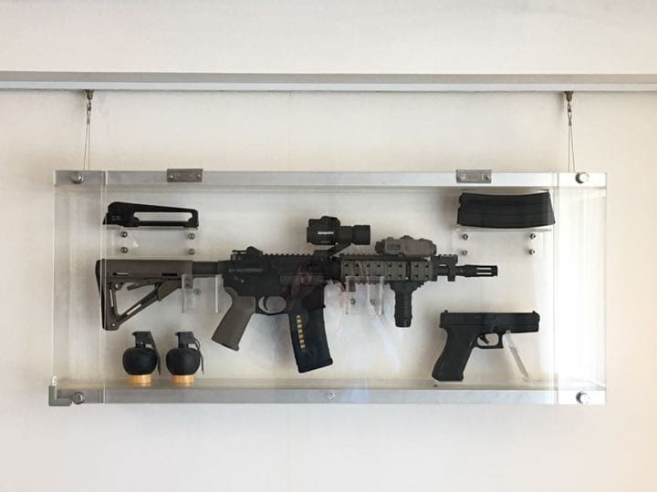 ☆珍品一点もの☆M4ガンラック 自作アクリルケース 写真の銃等は含まれません