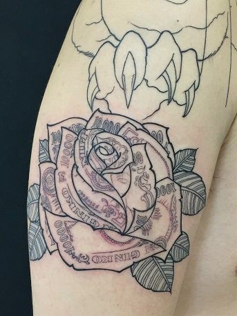 金魚タトゥー太陽タトゥー sunshinetattoosuntattooレタリングタトゥー letteringtattooバラタトゥー薔薇タトゥー rosetattooアメ村西心斎橋三角公園大阪タトゥーosakatattoo女性彫り師タトゥータトゥーアーティスト女性タトゥー