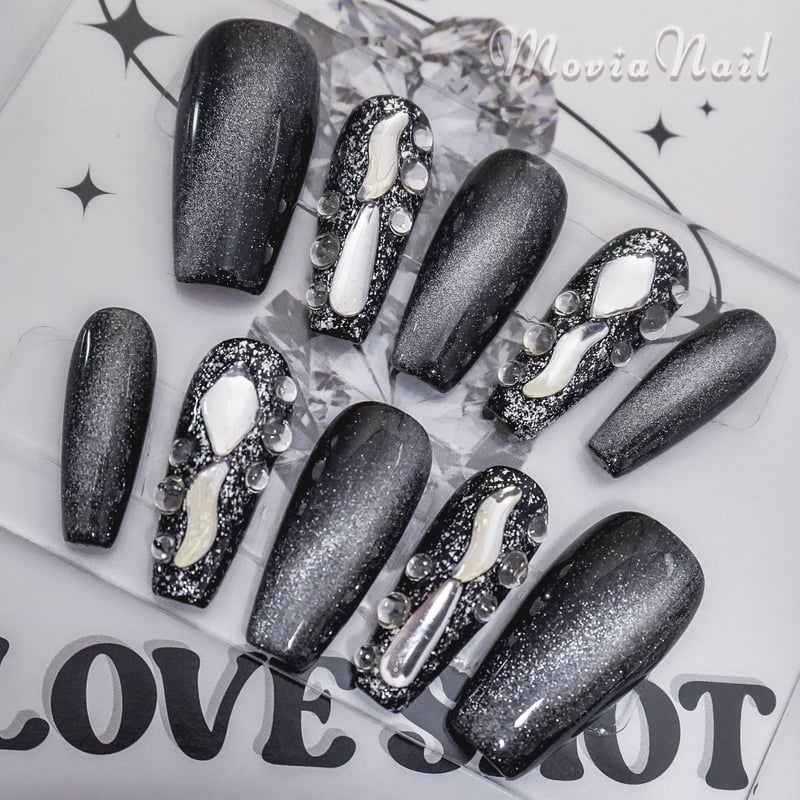 春夏に映える上品クールネイル＊シルバーマグネット×ホワイト×レオパードiichi日々の暮らしを心地よくするハンドメイドやアンティークのマーケットプレイス