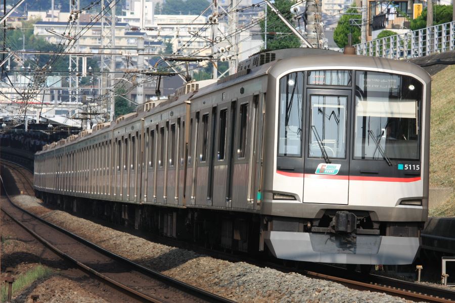 田園都市線江田駅で人身事故弐自宅Explorer