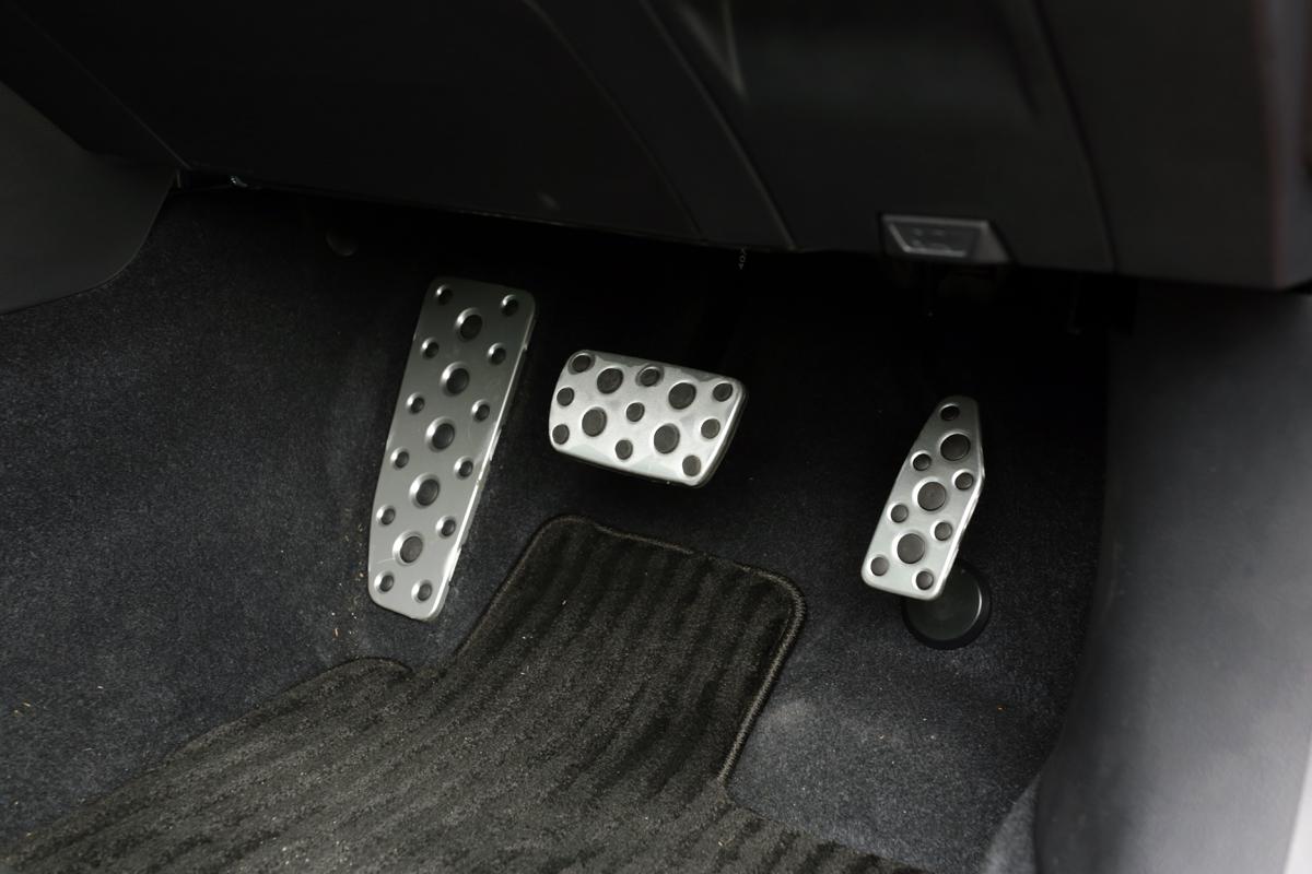 クラッチの意味と仕組みなぜAT車にはないの？寿命や交換費用と種類まとめMOBYモビー