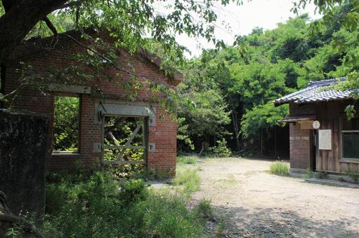 旧日本軍の軍事施設と戦争遺産の探検TikTok