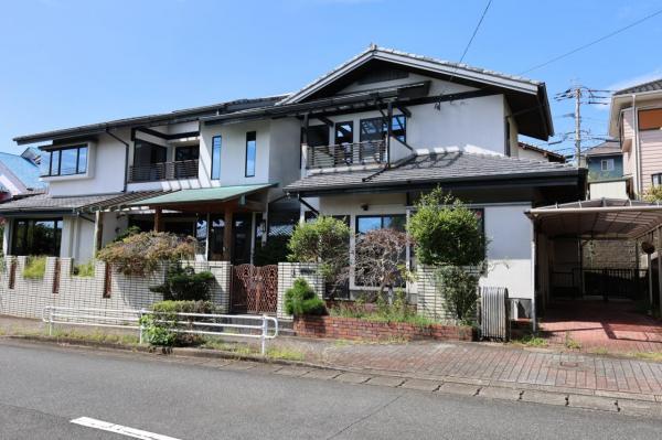 世田谷区上野毛の5台ガレージ中古戸建て敷地面積400㎡超の豪邸