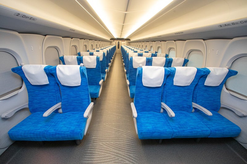 井上孝司の「鉄道旅行のヒント」 イチから連番とは限らない号車番号。乗車前に案内の確認を - トラベル Watch