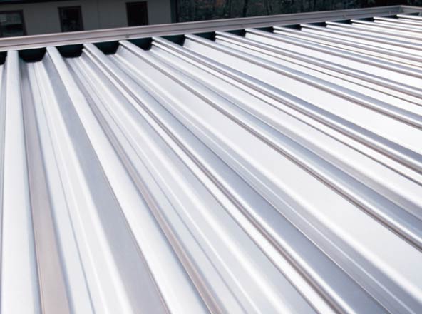 高萩市でセキスイハイムM1住宅の折板屋根への屋根カバー工事が完了水戸・ひたちなか市の屋根リフォーム、屋根修理は街の屋根やさん水戸店