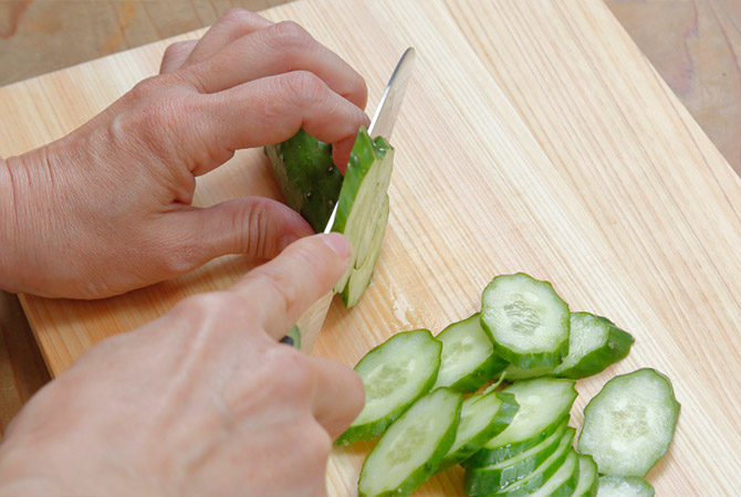 棒苗 切り詰め わき芽 → 主枝の高さを切り詰め、棒苗わき